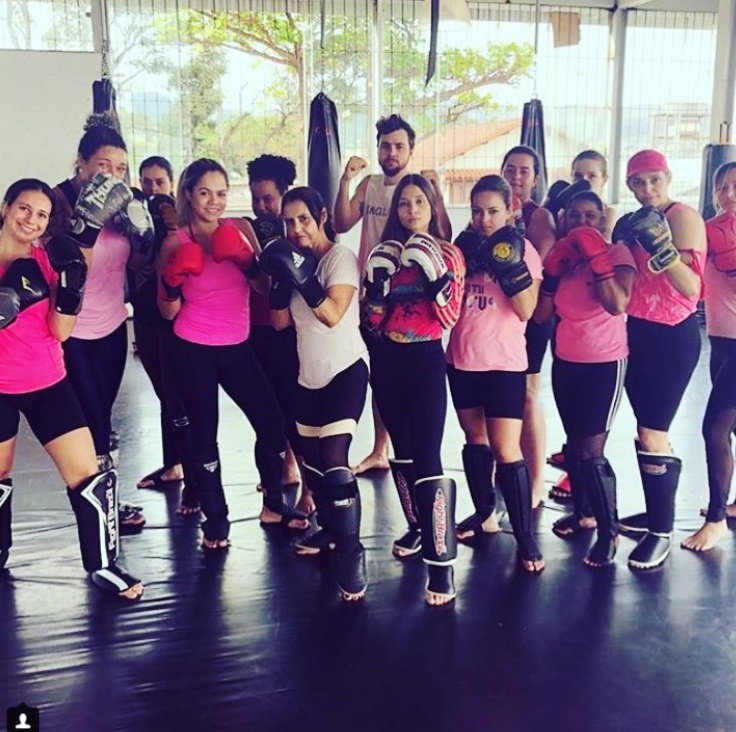 MUAY THAI ARTES MARCIAIS LUTAS ACADEMIA MERGULHO OUTUBRO ROSA BARREIRO OUTUBRO 2018